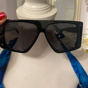 Néw Mosanana sun glasses